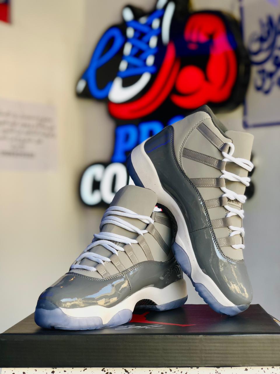 Jordan 11 - Gray White